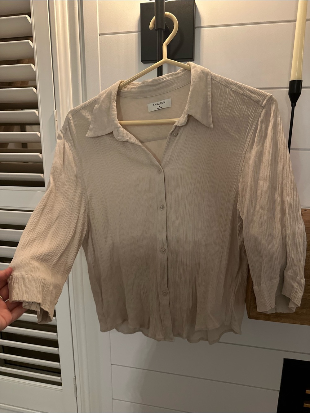 Babaton Soft Cream Crinkled Button-Front Blouse - Picture 2 of 3